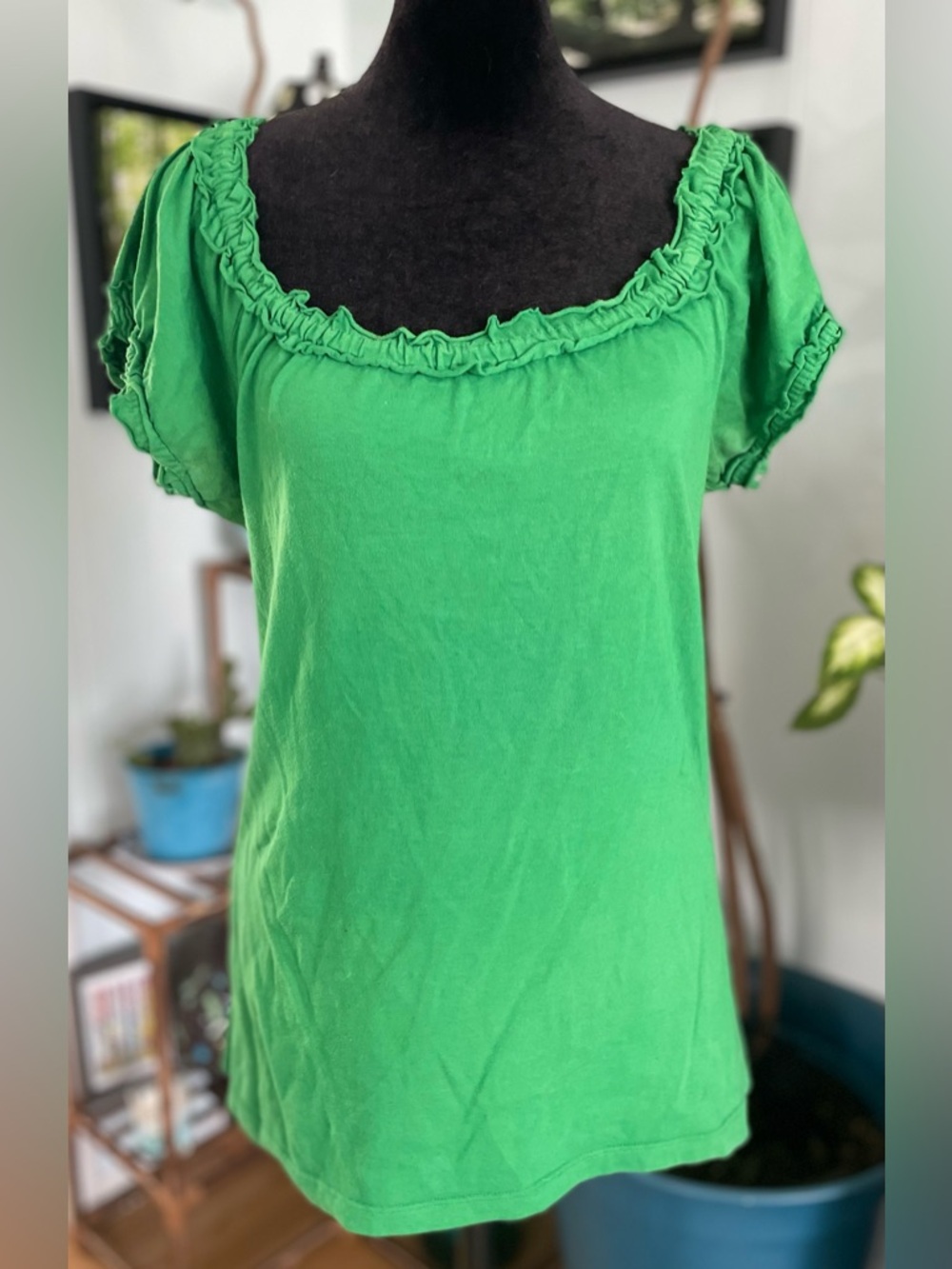 Green Short Sleeve Ruffled Scoop Neck Tee